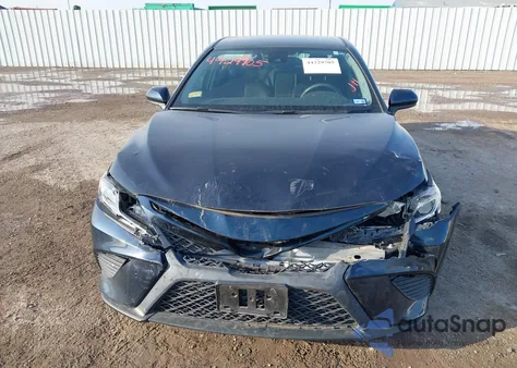 2020 Toyota Camry Se z USA, uszkodzony, nr VIN 4T1G11AK4LU968869